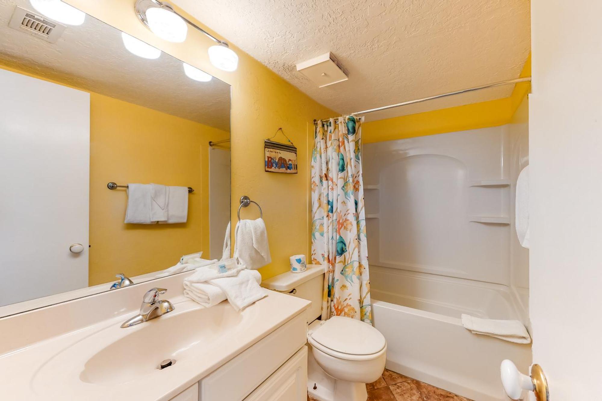 Romar Tower By Meyer Vacation Rentals Orange Beach Room photo